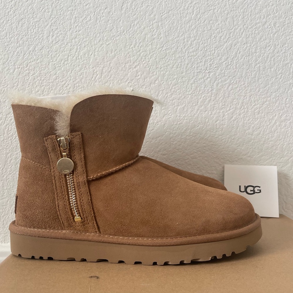 CLEARANCE!! NWT UGG Bailey Mini Zip Shearling Booties Sz8 & Sz9 - Picture 7 of 16